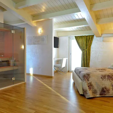 Jolie Center Bed and breakfast