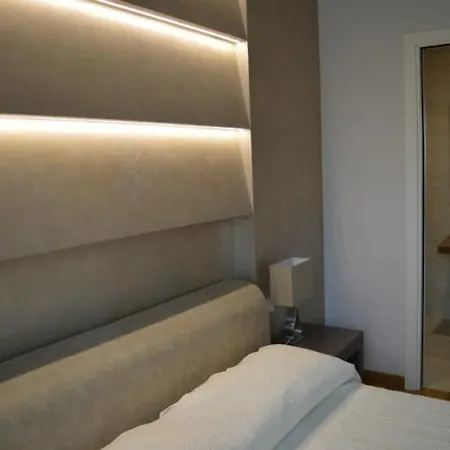 فندق مبيت وإفطار Jolie Center 3*