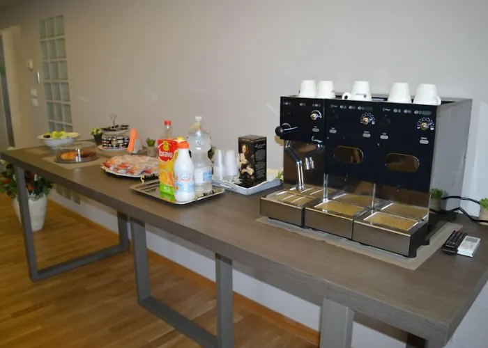 Jolie Center Bed & Breakfast 4*